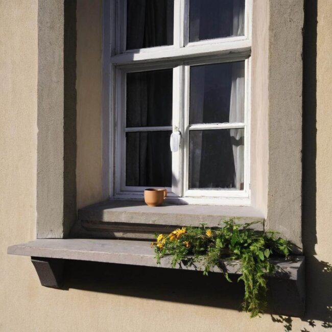Parapet do siedzenia przy oknie