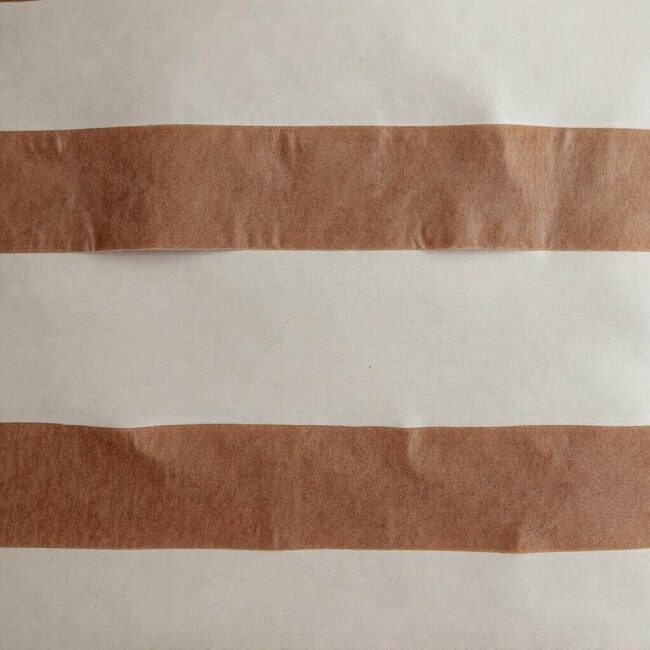 Brązowa taśma klejąca na kasetce